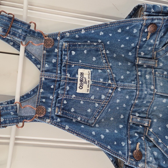 Oshkosh B'gosh Baby Girl Overalls 24 Months 100% Cotton Denim With Hearts - Picture 2 of 4